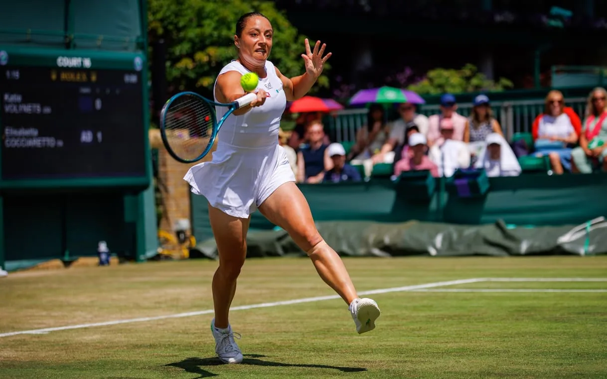Wimbledon 2026: il taglio iconico, dal castano dorato, di Sir David Beckham e i beauty look più belli di star e reali giorno dopo giorno - Vanity Fair Italia