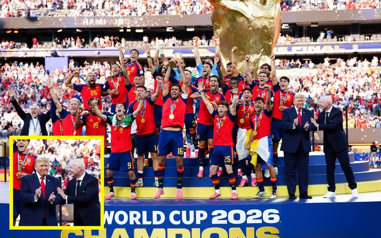 Trump si prende scena e fischi, premia la Spagna con Infantino