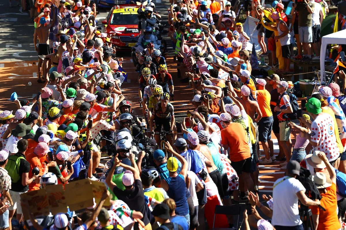 Tour, le pagelle della 19ª tappa: Carapaz si arrende solo a Pogacar (7,5), Pidcock deludente (5,5) - La Gazzetta dello Sport