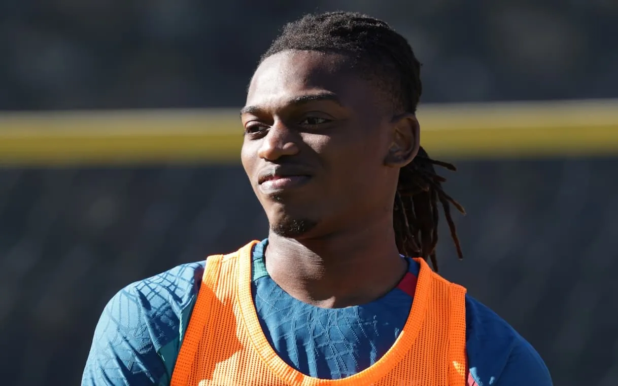 Calciomercato, le notizie di oggi in diretta: Milan, Fenerbahce in Italia per Leao. Amorim: «Per ora è nostro». Juve, Openda al Lione in prestito